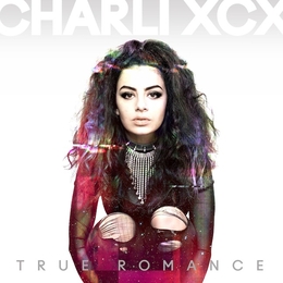 Image du média "TRUE ROMANCE de CHARLI XCX"