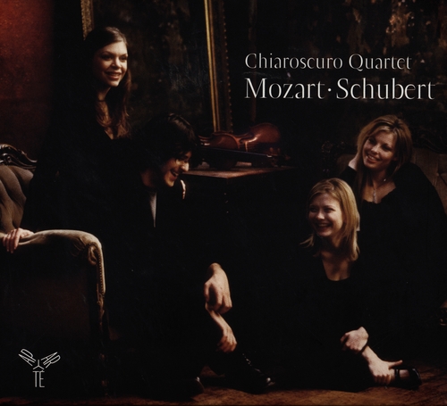 Couverture QUATUOR CORDES 19 (+ SCHUBERT: QUATUOR CORDES 13) de Wolfgang Amadeus MOZART