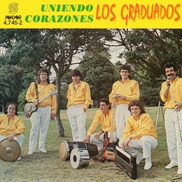 Image du média "UNIENDO CORAZONES de LOS GRADUADOS"