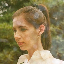 Image du média "LOOK UP SHARP de Carla dal FORNO"