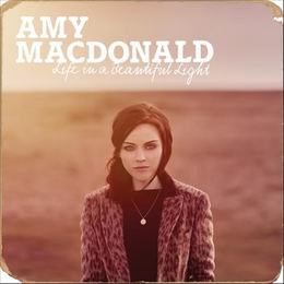 Image du média "SAFE IN A BEAUTIFUL LIGHT de Amy MACDONALD"