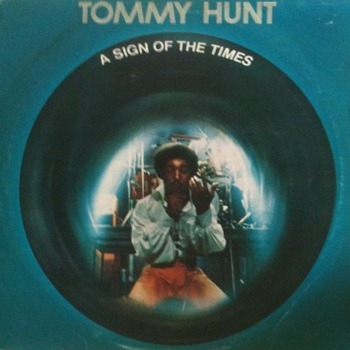 Couverture A SIGN OF THE TIMES de Tommy HUNT