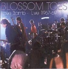 Image du média "LOVE BOMB - LIVE 1967-69 de BLOSSOM TOES"