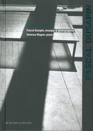 Image du média "ETUDES POUR PIANO, MUSIQUE ET PHOTOGRAPHIES de Pascal DUSAPIN"