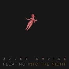 Image du média "FLOATING INTO THE NIGHT de Julee CRUISE"