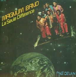 Image du média "LA SEULE DIFFÉRENCE: PIKÉ DEVAN de MAGNUM BAND"