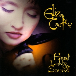 Image du média "HEAT LIGHT & SOUND de Eliza CARTHY"