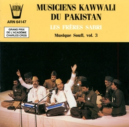 Image du média "MUSIQUE SOUFI, VOL.3: MUSIQUE KAWWALI DU PAKISTAN de THE SABRI BROTHERS"