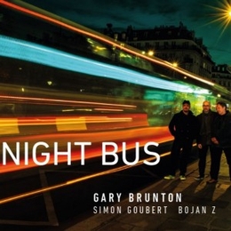 Image du média "NIGHT BUS de Gary BRUNTON, SIMON GOUBERT, BOJAN Z"