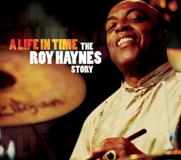 Image du média "A LIFE IN TIME (1949-2006) de Roy HAYNES"