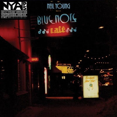 Couverture BLUENOTE CAFÉ de Neil YOUNG AND BLUENOTE CAFÉ