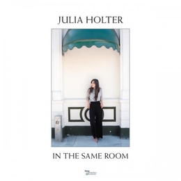 Image du média "IN THE SAME ROOM de Julia HOLTER"