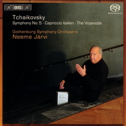 Image du média "SYMPHONIE 5 / CAPRICCIO ITALIEN / VOYEVODA de Piotr Ilitch TCHAIKOVSKY"