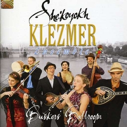 Image du média "BUSKERS' BALLROOM de SHE'KOYOKH KLEZMER ENSEMBLE"