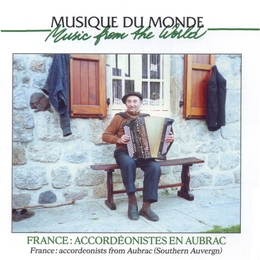 Image du média "FRANCE: ACCORDEONISTES EN AUBRAC (AUVERGNE)"