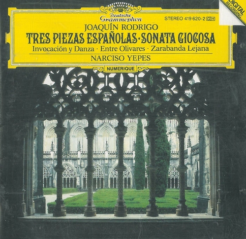 Couverture GUITARE: TRES PIEZAS ESPANOLAS / SONATA GIOCOSA /... de Joaquin RODRIGO