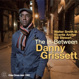 Image du média "THE IN-BETWEEN de Danny GRISSETT"