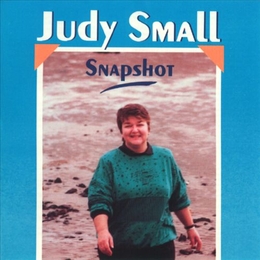 Image du média "SNAPSHOT de Judy SMALL"