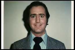 Image du média "ANDY AND HIS GRANDMOTHER de Andy KAUFMAN"