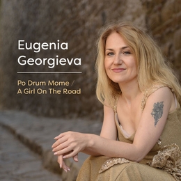 Image du média "PO DRUM MOME / A GIRL ON THE ROAD de Eugenia GEORGIEVA"