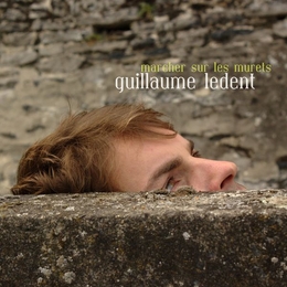 Image du média "MARCHER SUR LES MURETS de Guillaume LEDENT"