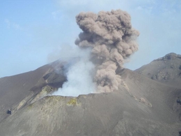 Image du média "STROMBOLI, UN VOLCAN SUR LA MER de Irvic D'OLIVIER"