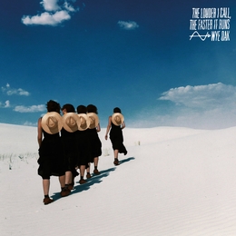 Image du média "THE LOUDER I CALL THE FASTER IT RUNS de WYE OAK"