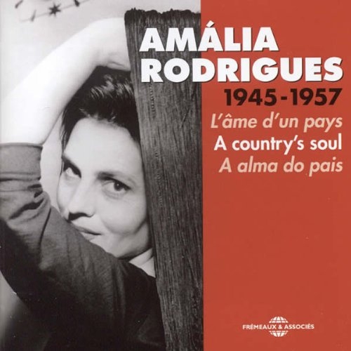 Couverture L'ÂME D'UN PAYS 1945-1957 de Amália RODRIGUES