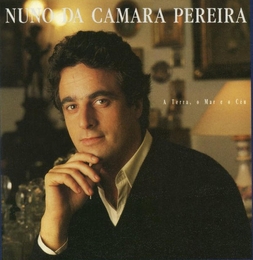 Image du média "A TERRA, O MAR E O CÉU de José Nuno da CÂMARA PEREIRA"