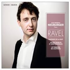 Image du média "GASPARD DE LA NUIT / VALSES NOBLES / LE TOMBEAU DE COUPERIN de Maurice RAVEL"