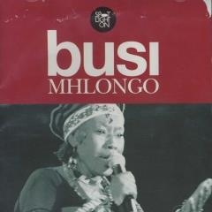 Couverture SPOTLIGHT ON BUSI MHLONGO de Busi MHLONGO