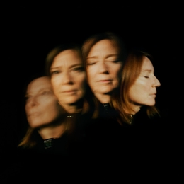 Image du média "LIVES OUTGROWN de Beth GIBBONS"