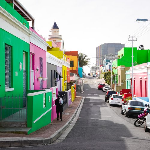 Bo-Kaap, Schotsche Kloof, Cape Town, South Africa, une photo de Devon Janse van Rensburg (via Unsplash)