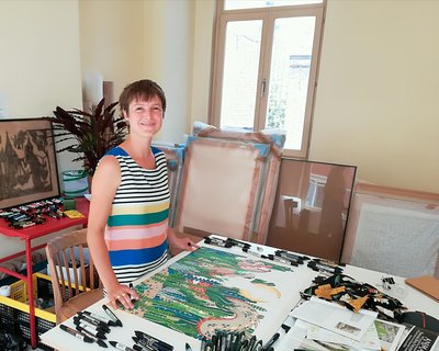 clara-fanise-dans-son-atelier