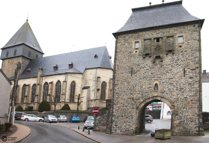 Bastogne - Porte de Trèves et Église Saint-Pierre