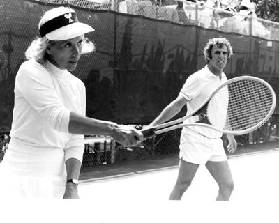 Dinah Shore and Burt Bacharach playing tennis in Fort Lauderdale, Florida no known copyright restrictions Du son sur tes tartines.jpg