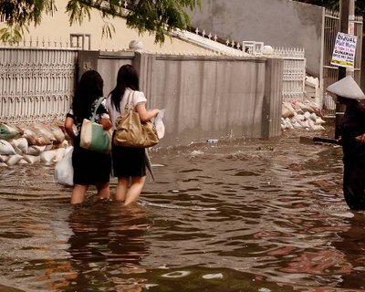 Jakarta sous eau - photo Seika - creative commons