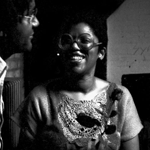 Jeanne Lee 1984 in der Fabrik in Hamburg, links Anthony Braxton Kai Kowalewski (CC BY-SA 2.0 DE) Du son sur tes tartines.jpg