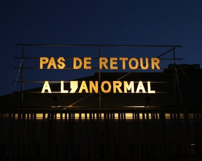 "Pas de retour à l'anormal" de nuit - (c) Boris Dambly