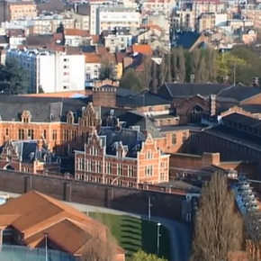 Prison de Forest vue depuis des habitations 01.png