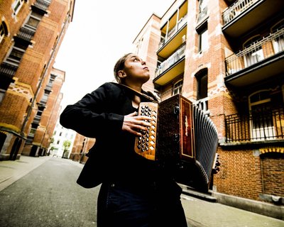 Anne Niepold, accordéon. Muziek•Culture