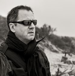 Rencontre avec Jean-Luc De Meyer (Front 242) : musique électronique, poésie, science-fiction et contraintes formelles