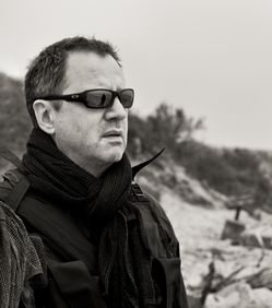 Rencontre avec Jean-Luc De Meyer (Front 242) : musique électronique, poésie, science-fiction et contraintes formelles