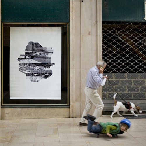 galerie Incise à Charleroi - dessin dans la vitrine : Mira Sanders, 2009