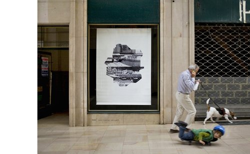 galerie Incise à Charleroi - dessin dans la vitrine : Mira Sanders, 2009