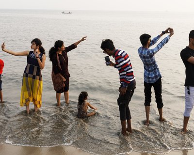 martin parr - death by selfie.jpg