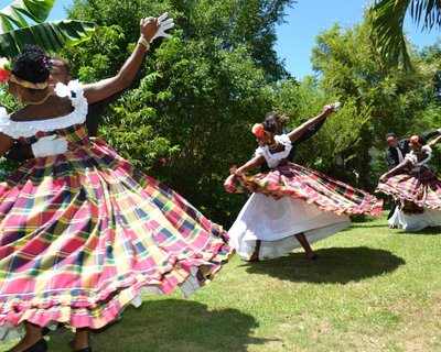 Des mazurkas aux bals créoles du Maroni: la musique antillo-guyanaise