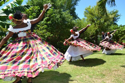 Des mazurkas aux bals créoles du Maroni: la musique antillo-guyanaise